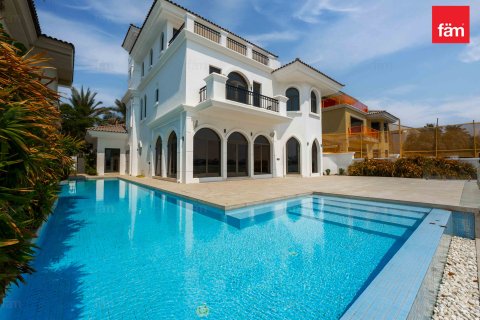 Villa para arrendamento em Palm Jumeirah, Dubai, EAU 5 quartos, 680.6 m2 № 641635 - foto 1