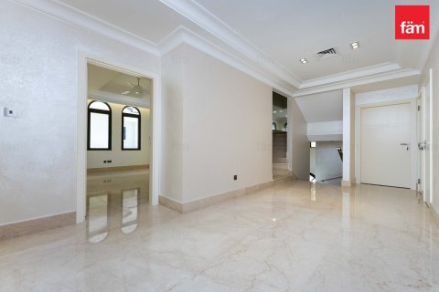 Villa à louer à Palm Jumeirah, Dubai, EAU 5 chambres, 622.6 m2 № 641635 - photo 27