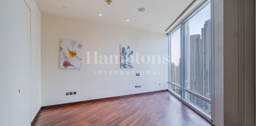 Apartament w Burj Khalifa, Dubai, ZEA 2 sypialnie, 154.498 mkw. nr 651568