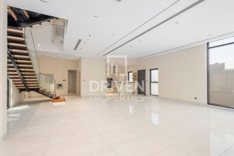 Vila v Nadd Al Sheba, Dubai, SAE 5 spální, 465 m2 č. 655560 - Fotografia 4