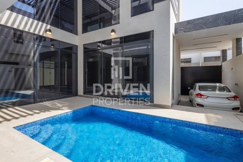Vila v Nadd Al Sheba, Dubai, SAE 5 spální, 465 m2 č. 655560 - Fotografia 6