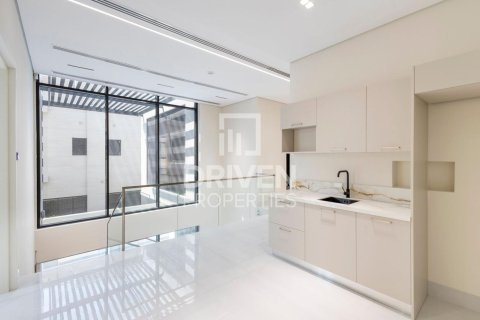 Vila v Nadd Al Sheba, Dubai, SAE 5 spální, 465 m2 č. 655560 - Fotografia 10