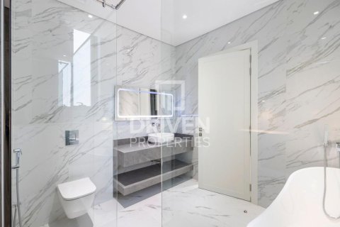 Vila v Nadd Al Sheba, Dubai, SAE 5 spální, 465 m2 č. 655560 - Fotografia 24