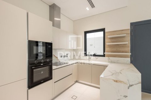 Vila v Nadd Al Sheba, Dubai, SAE 5 spální, 465 m2 č. 655560 - Fotografia 11