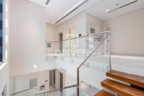 Vila v Nadd Al Sheba, Dubai, SAE 5 spální, 465 m2 č. 655560 - Fotografia 9