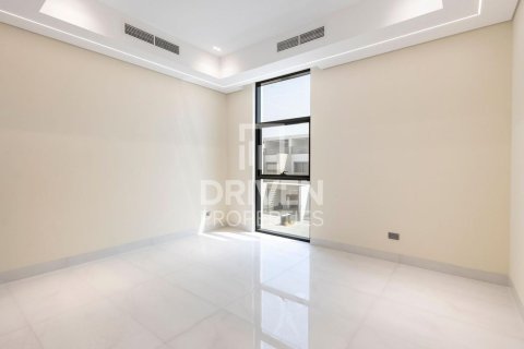Vila v Nadd Al Sheba, Dubai, SAE 5 spální, 465 m2 č. 655560 - Fotografia 18