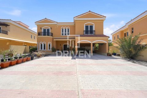 Villa in The Villa, Dubai, VAE: 5 Schlafzimmer, 534.94 m2 Nr. 742479