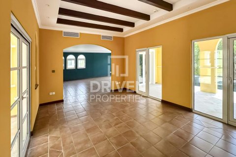 Vila u The Villa, Dubai, UAE 6 spavaćih soba, 944.73 m2 Br. 741854 - fotografija 3