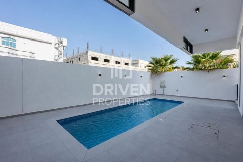 Mirdif, Dubai, UAE의 판매용 타운하우스 침실 4개, 929.03제곱미터 번호 761985 - 사진 23