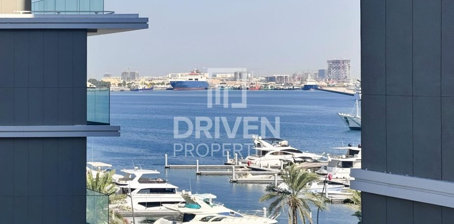 Apartment in Mina Rashid, Dubai, UAE 2 bedrooms, 108 sq.m. № 684102