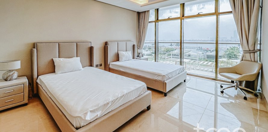 Huoneisto Palm Jumeirah, Dubai, Arabiemiraatit 3 makuuhuonetta, 15.14 m2 № 734009