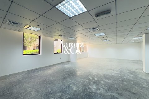 Zyrë në Dubai Investment Park, Emiratet e Bashkuara Arabe 4015 m2. № 718689 - Foto 8
