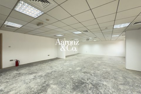 Zyrë në Dubai Investment Park, Emiratet e Bashkuara Arabe 4015 m2. № 718689 - Foto 4