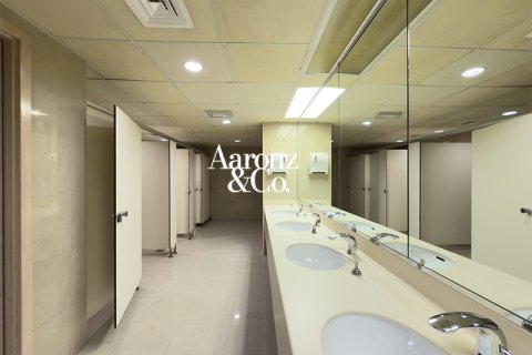 Zyrë në Dubai Investment Park, Emiratet e Bashkuara Arabe 4015 m2. № 718689 - Foto 15