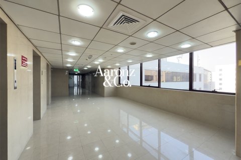 Zyrë në Dubai Investment Park, Emiratet e Bashkuara Arabe 4015 m2. № 718689 - Foto 12