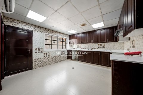 Villa te huur in Al Barsha, Dubai, VAE 9 slaapkamers, 762 vr.m., nr 664362 - foto 29