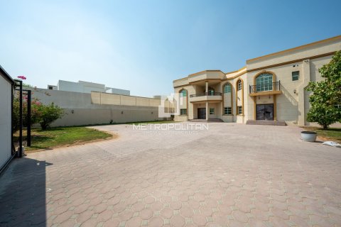 Villa te huur in Al Barsha, Dubai, VAE 9 slaapkamers, 762 vr.m., nr 664362 - foto 2