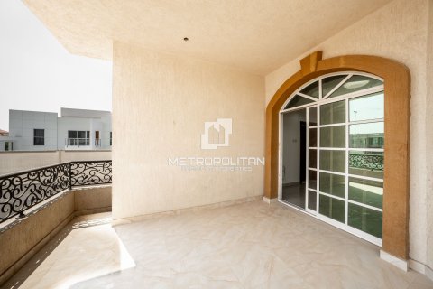 Villa te huur in Al Barsha, Dubai, VAE 9 slaapkamers, 762 vr.m., nr 664362 - foto 6