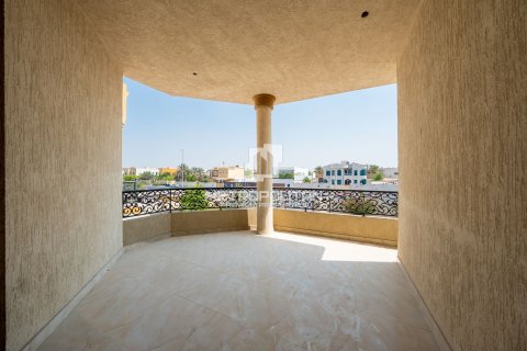 Villa te huur in Al Barsha, Dubai, VAE 9 slaapkamers, 762 vr.m., nr 664362 - foto 5