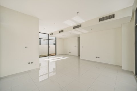 Vilë në Dubai, Emiratet e Bashkuara Arabe 6 dhoma gjumi, 322 m2. № 711250 - Foto 5
