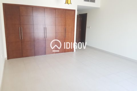Appartement te huur in Dubai, VAE 2 slaapkamers, 155.98 vr.m., nr 735681 - foto 2