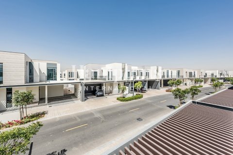 Radhus uthyres i Arabian Ranches 3, Dubai, UAE 4 sovrum, 227.13947373 kvm Nr. 651573 - fotografi 18