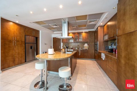 Penthouse v Dubai Marina, SAE 5 spální, 555 m2 č. 644945