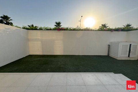 Villa til salgs i Dubai, Emiratene 3 soverom, 174.7 kvm Nr. 689286 - Foto 3