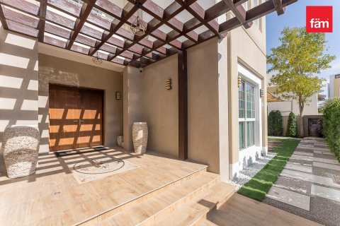 Vila di Dubai, UEA 5 kamar tidur, 658.6 m2 nomor 689529
