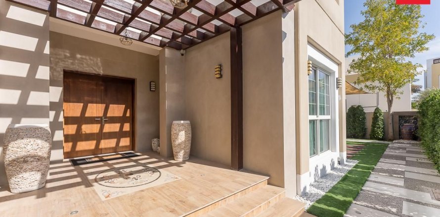 Vila v Dubai, SAE 5 ložnice, 658.6 m² Č.: 689529