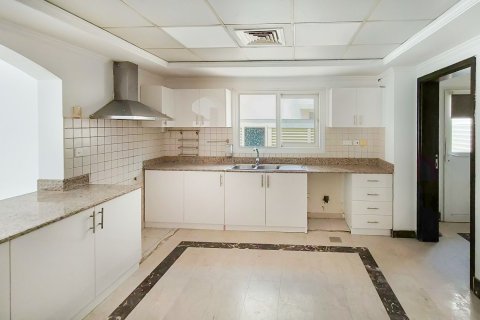 Villa te huur in Meadows, Dubai, VAE 6 slaapkamers, 618.73 vr.m., nr 750280 - foto 18