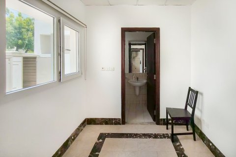 Villa te huur in Meadows, Dubai, VAE 6 slaapkamers, 618.73 vr.m., nr 750280 - foto 19