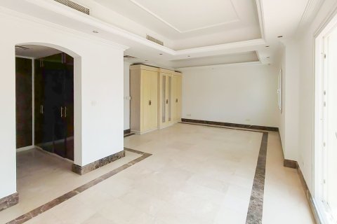 Villa te huur in Meadows, Dubai, VAE 6 slaapkamers, 618.73 vr.m., nr 750280 - foto 27