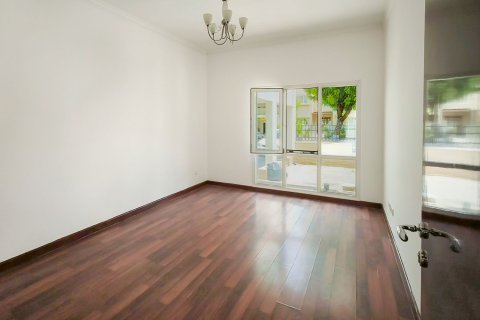 Villa te huur in Meadows, Dubai, VAE 6 slaapkamers, 618.73 vr.m., nr 750280 - foto 15