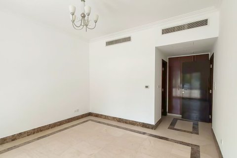 Villa te huur in Meadows, Dubai, VAE 6 slaapkamers, 618.73 vr.m., nr 750280 - foto 17