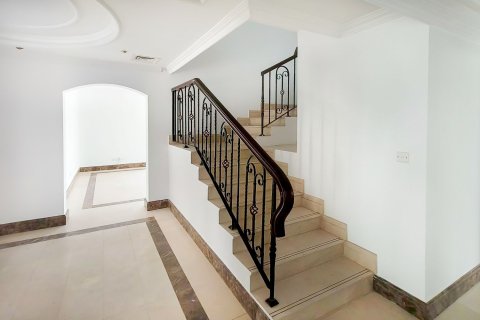 Villa te huur in Meadows, Dubai, VAE 6 slaapkamers, 618.73 vr.m., nr 750280 - foto 3