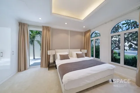 Vila u Palm Jumeirah, Dubai, UAE 4 spavaćih soba, 465 m2 Br. 738360 - fotografija 6