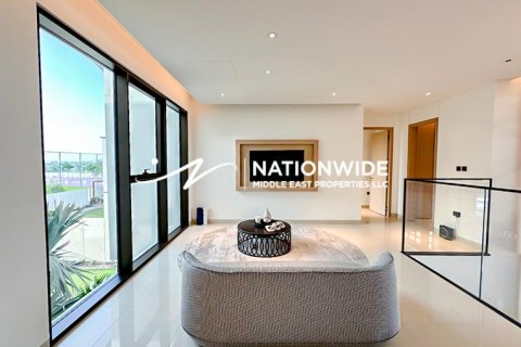 Vila u Abu Dhabi, UAE 4 spavaćih soba, 720 m2 Br. 659804 - fotografija 8