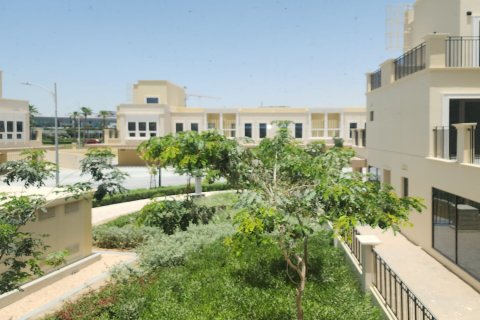 Řadový dům v Damac Lagoons, Dubai, SAE 4 ložnice, 144 m² Č.: 713700 - fotografie 4
