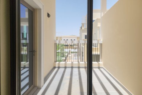 Řadový dům v Damac Lagoons, Dubai, SAE 4 ložnice, 144 m² Č.: 713700 - fotografie 3