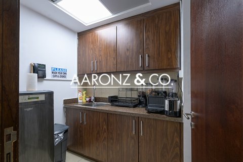 Oficina en alquiler en Business Bay, Dubai, EAU 302.4 m2 № 670767 - foto 13