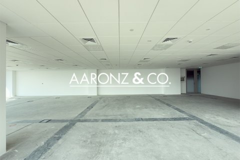 Office in Umm Ramool, Dubai, UAE 853.6 sq.m. № 670763 - photo 2