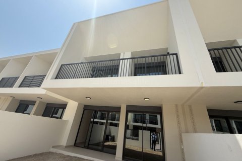 Vila u Town Square, Dubai, UAE 3 spavaćih soba, 172 m2 Br. 677568 - fotografija 2