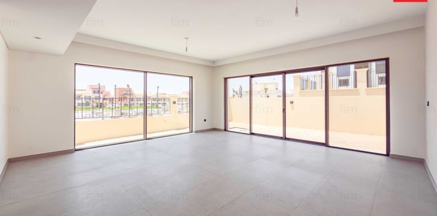 Townhouse i Dubai, UAE 5 soveværelser, 219.6 kvm № 766622