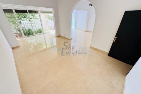 Βίλα σε Jumeirah, Dubai, ΗΑΕ 4 υπνοδωμάτια, 278.7 τ.μ. Αρ. 645113 - φωτογραφία 2