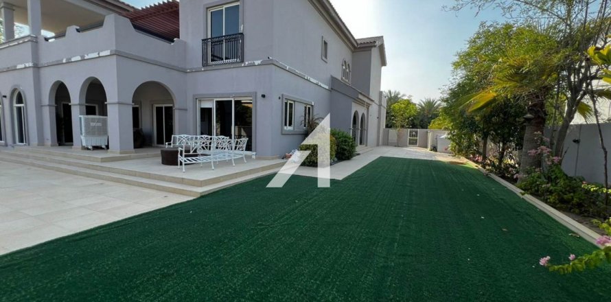 Villa The Villa, Dubaijā, AAE 5 istabas, 1116.6 m2 Nr. 645114
