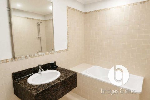 Apartment in Jumeirah Beach Residence, Dubai, UAE 2 bedrooms, 134 sq.m. № 754881 - photo 11