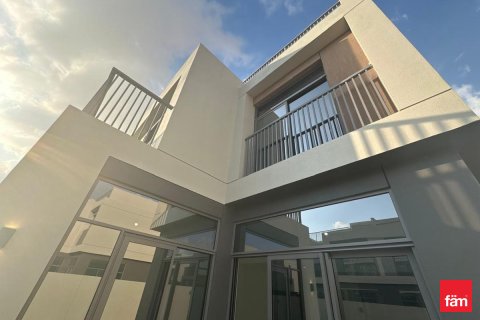 Vilë në Dubai, Emiratet e Bashkuara Arabe 4 dhoma gjumi, 392 m2. № 660515 - Foto 1