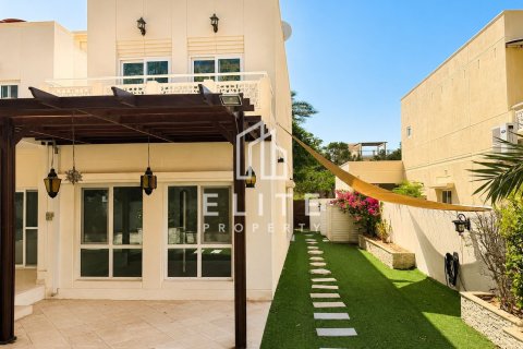 Vilë në Meadows, Dubai, Emiratet e Bashkuara Arabe 4 dhoma gjumi, 332 m2. № 736485 - Foto 4