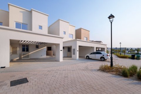 Villetta a schiera in vendita a Dubai Land, Dubai, EAU 3 camere da letto, 223 mq. № 680292 - foto 2